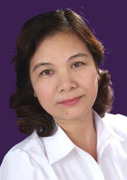 EM GÁI H MÔNG XUỐNG CHỢ